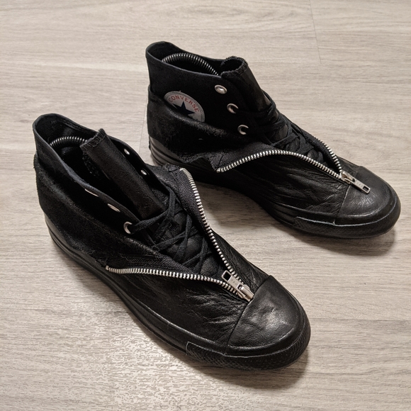 Converse Shoes - Women's black pleather Converse size 8